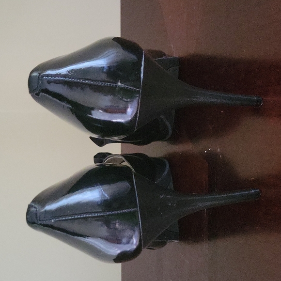 Carlos Santana "Pretty" patent leather stilettos - Picture 2 of 7